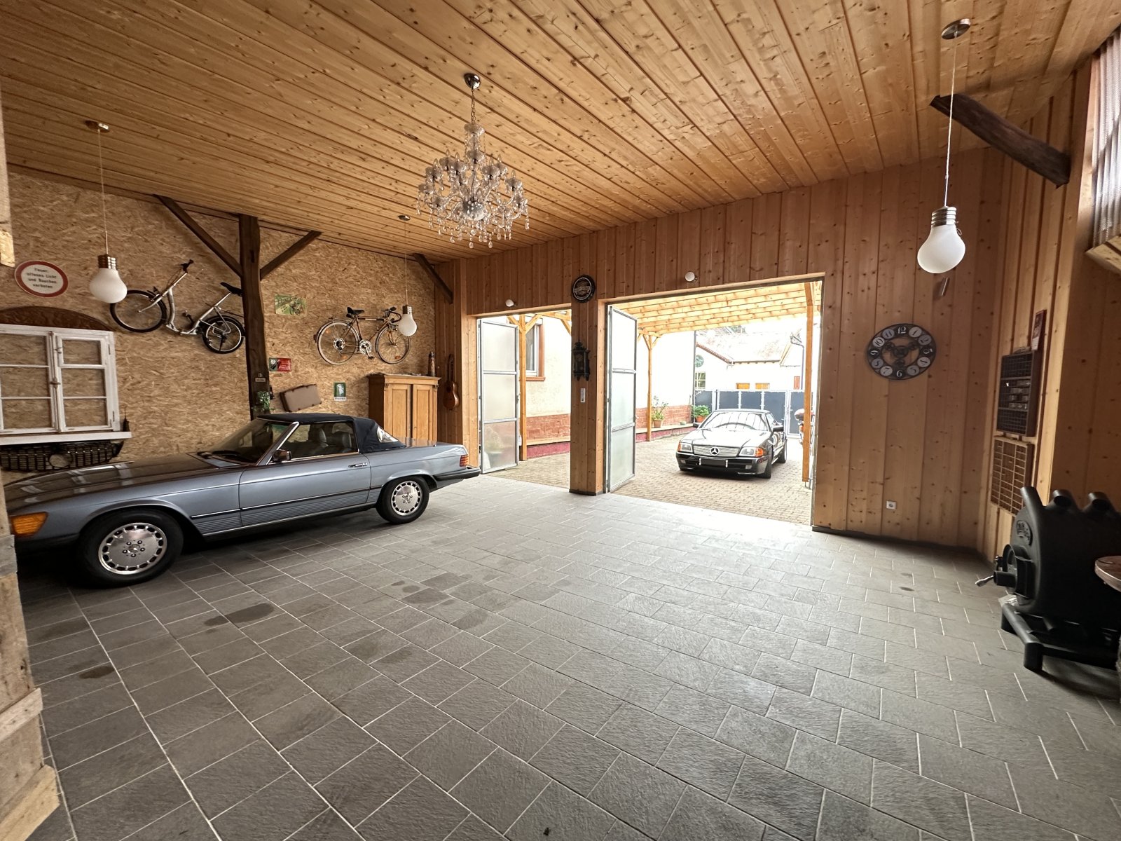 Wohnhaus mit großer Halle-Platz für Wohnmobil, Oldtimer...top gepflegt Wohnhaus mit großer Halle-Platz für Wohnmobil, Oldtimer...top gepflegt