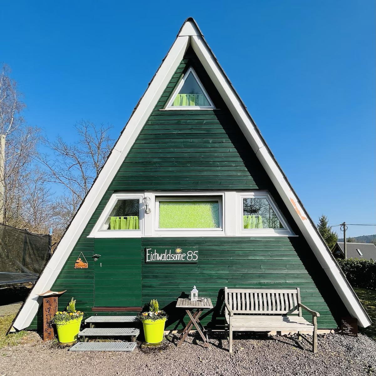 Ferienhaus - Top Ausstattung mit Veranda und Garten in exponierter Lage Ferienhaus - Top Ausstattung mit Veranda und Garten in exponierter Lage