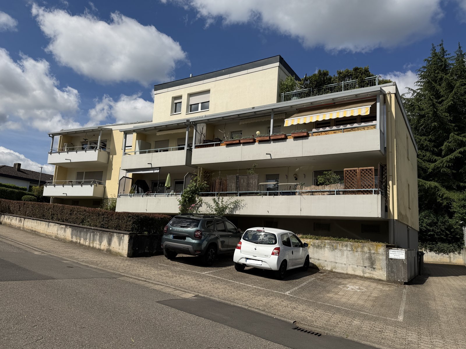 Sonnige Single-Wohnung mit überdachtem Balkon Sonnige Single-Wohnung mit überdachtem Balkon